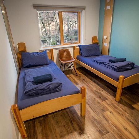 Glen Nevis Youth Hostel Fort William Exterior photo A room at the hostel